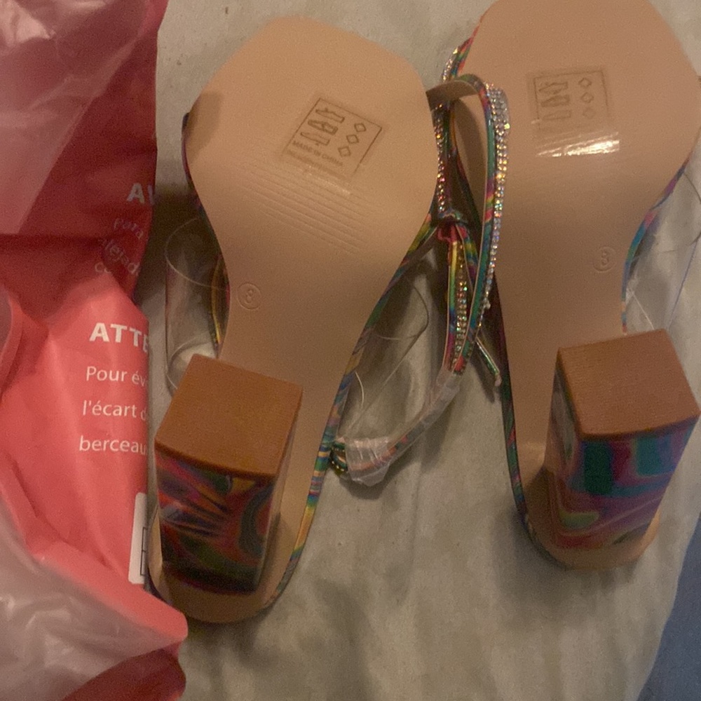 Heels - Picture 2 of 2